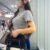 超絶クビレ美巨乳美人お姉さんが胸元強調させて待ち合…